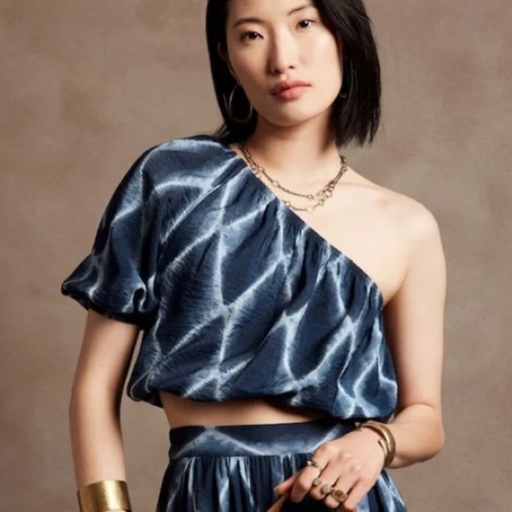 Banana Republic Blue Tie-Dye One-Shoulder Crop Top – Size XL (NWT $55)